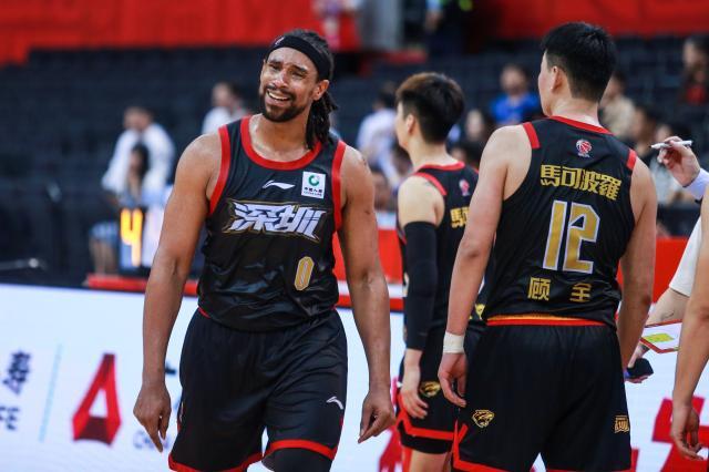 开云电竞-有惊无险！深圳拿下开门红 强势萨林杰令北控无解