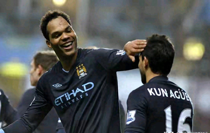 开云电竞官网-英超带刀后卫排行榜，榜首竟是他！你猜对了吗？|特里·麦克德莫特|约翰·特里|切尔西|数据|集锦_新浪体育_新浪新闻