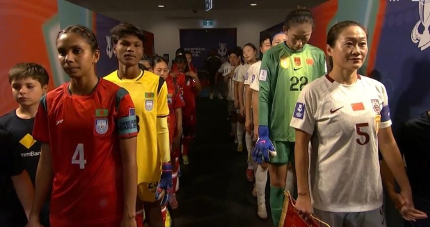 开云电竞官网-中国女足2-0不足喜！赢球被骂，名嘴点评一针见血，小组第一难了