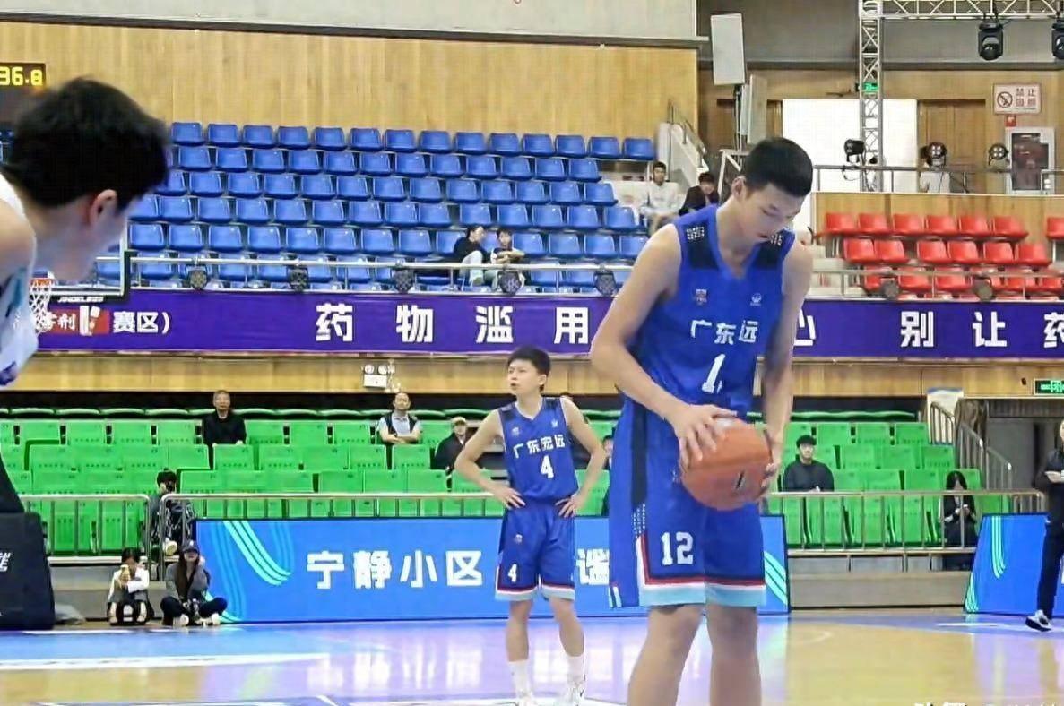 电子竞技-朱芳雨早已注意他3年，15岁身高2米07，11投全中，真是个好苗子